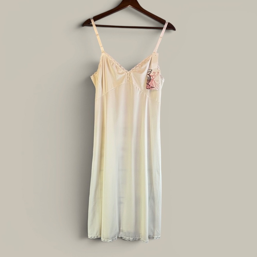 NWT Vintage Shadowline Full Slip Size 38 26" Ivory Cream Nylon Lace Coquette